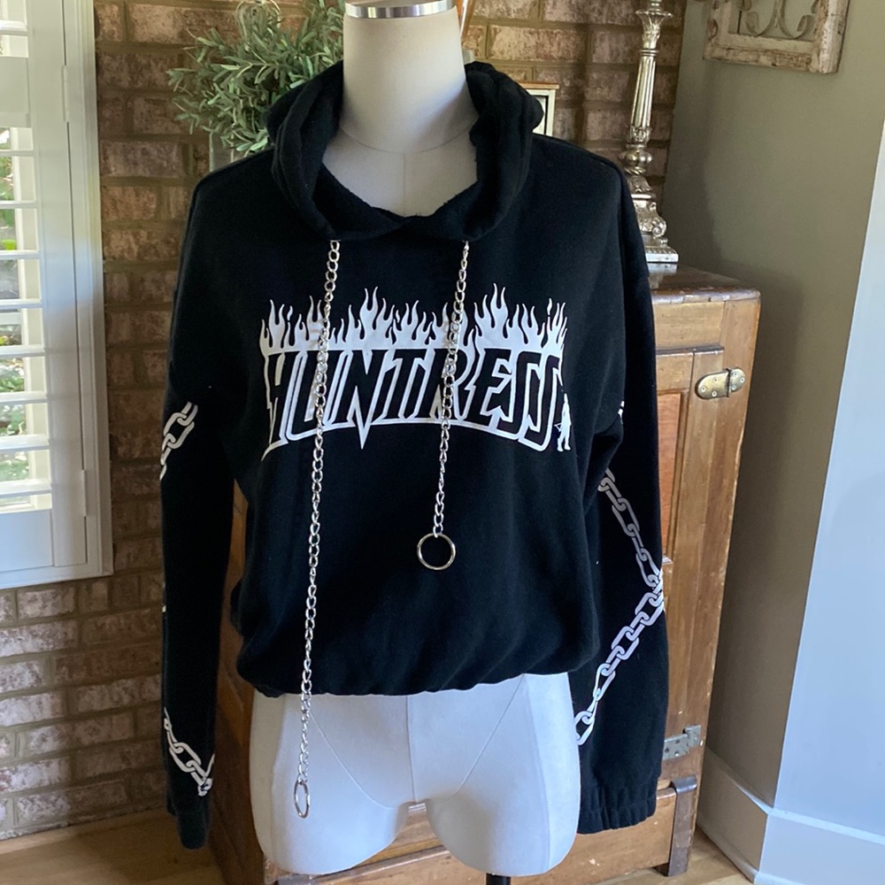 Her Universe DC Comics Birds Of Prey Huntress Chain Semi-Crop Hoodie SMALL